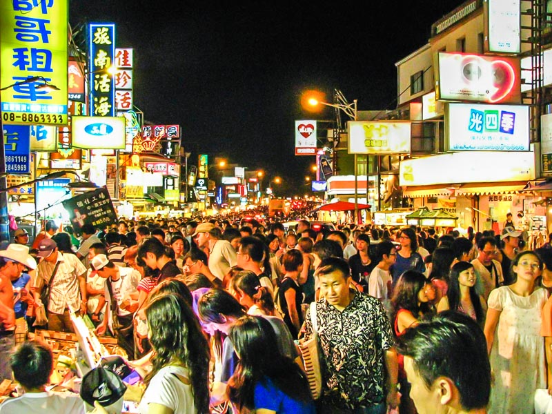 A super crowded street in Kenting Night Market